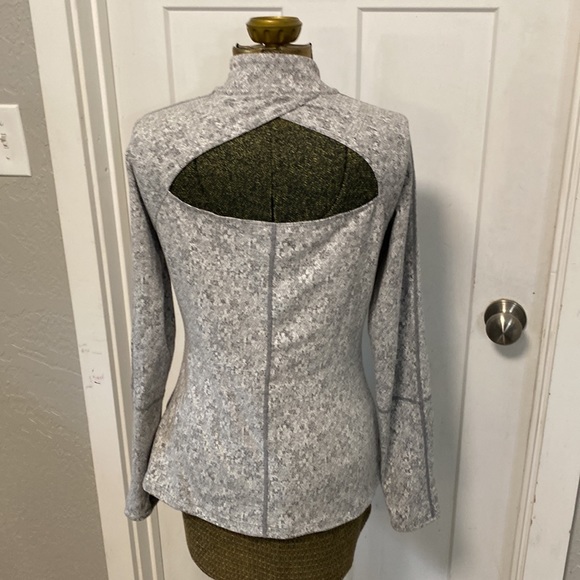 Gymshark Tops - GYMSHARK WORKOUT TOP MEDIUM